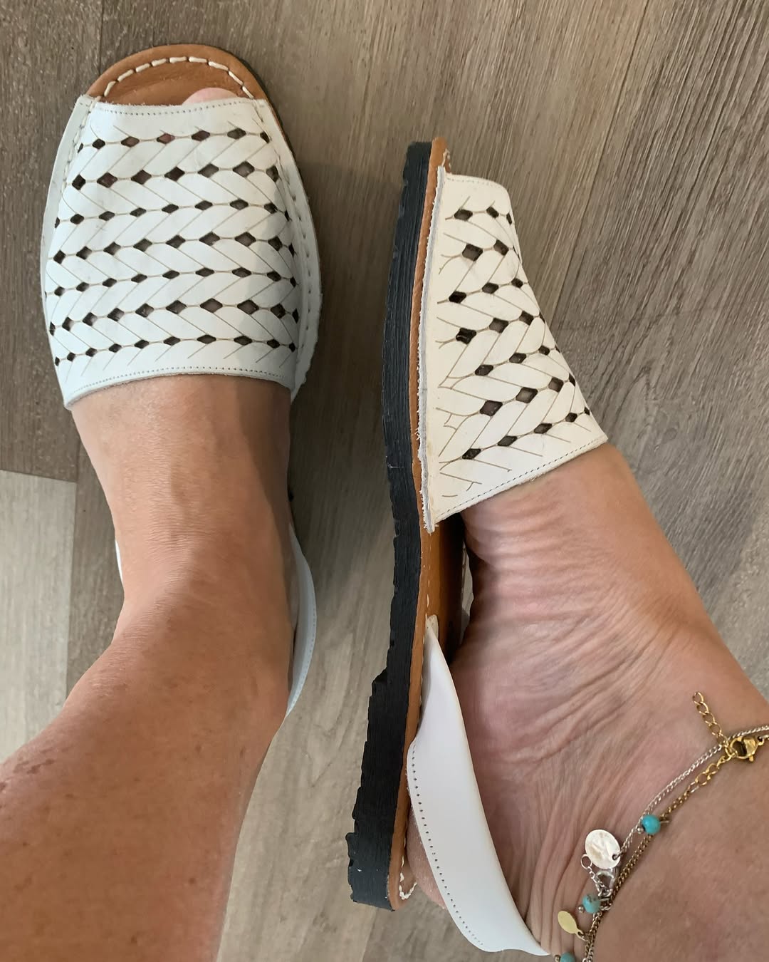 NEW WHITE Ladies Leather Sandal - TOPSELLERS