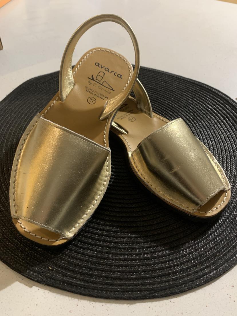 Gold Leather sandal size 37 left